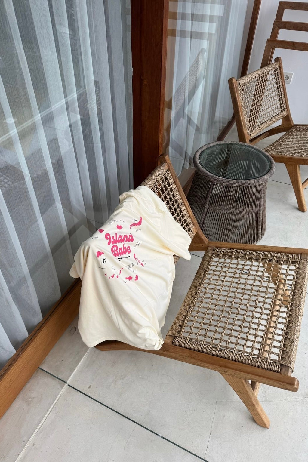 Island Babe Tee Yellow - doručení 4 týdny