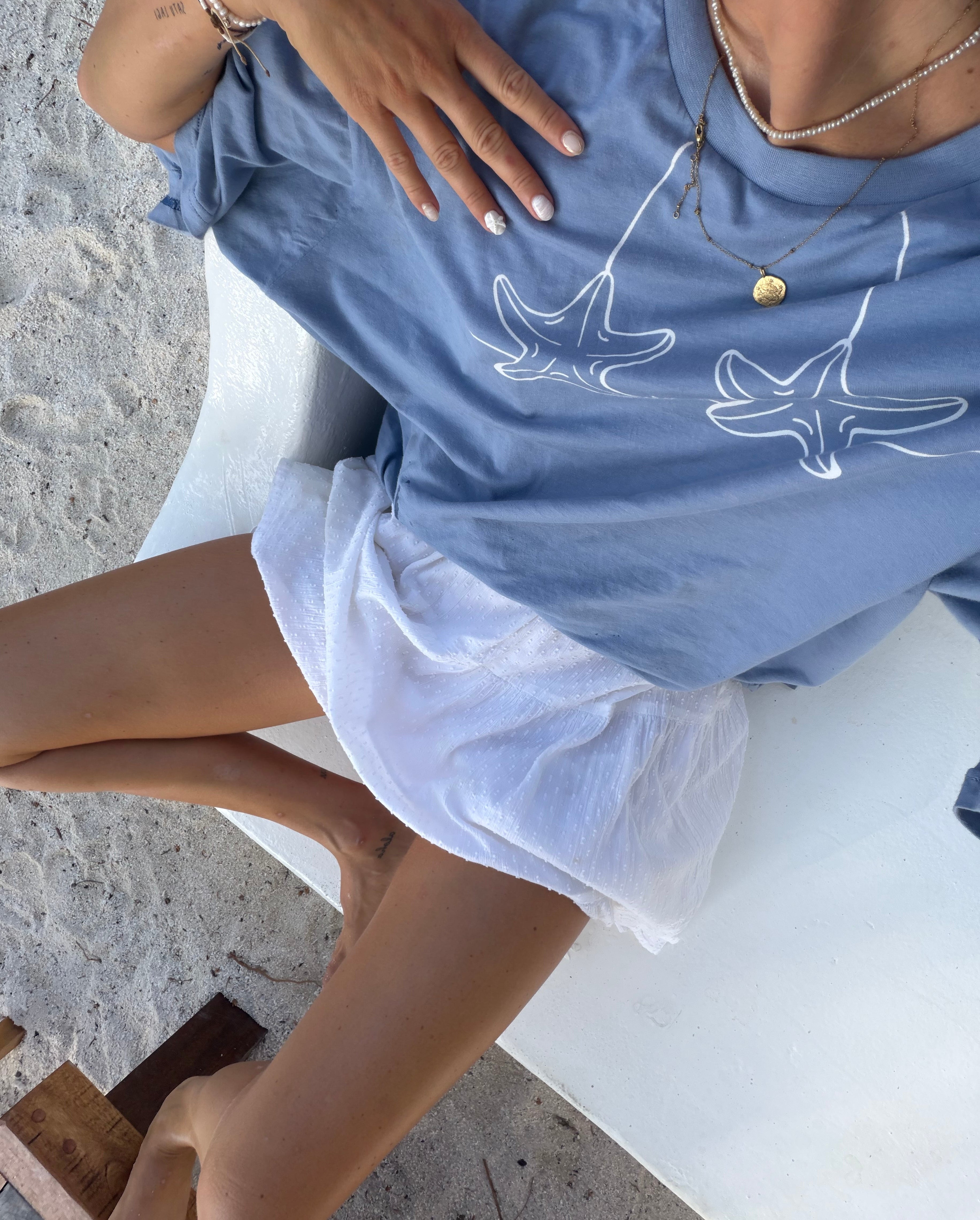 Bikini Babes tee🐚🥥💭