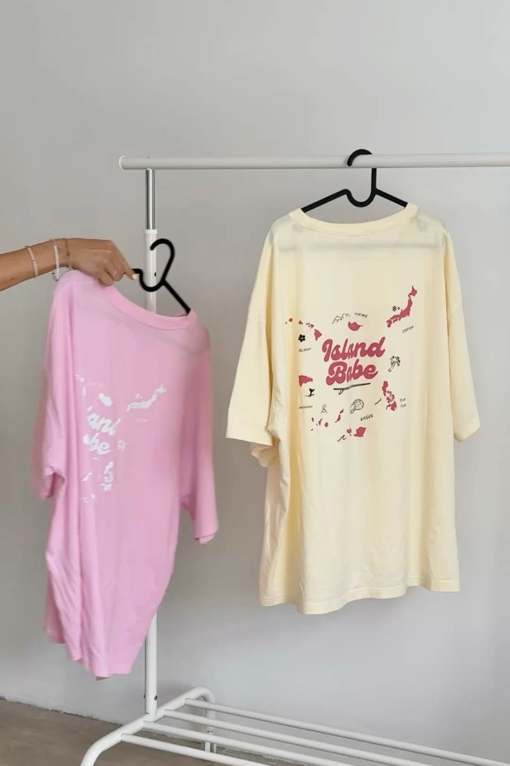 Island Babe Tee Yellow - doručení 4 týdny